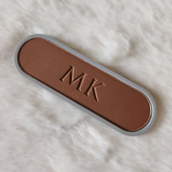 🆕️MK- Burnished Bronze Cheek Color - Picture 2 of 6